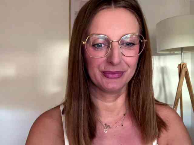 RachellaFox webcam