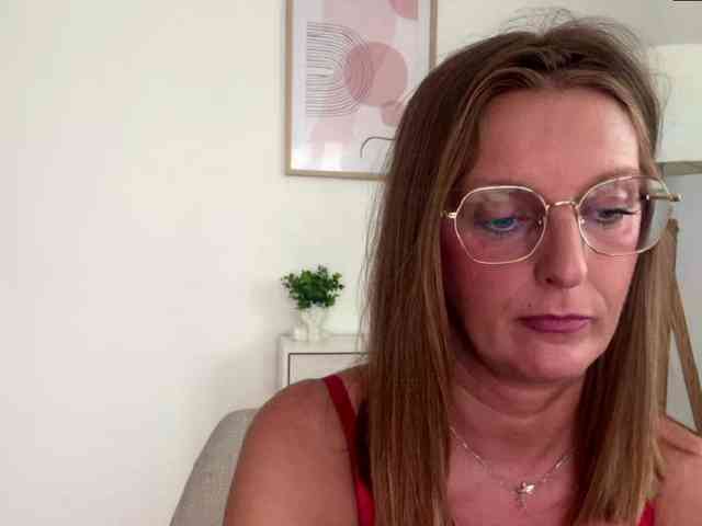 RachellaFox webcam