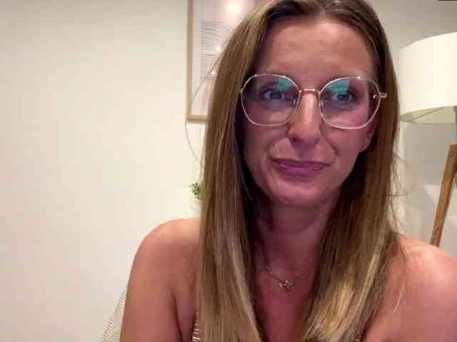 RachellaFox webcam