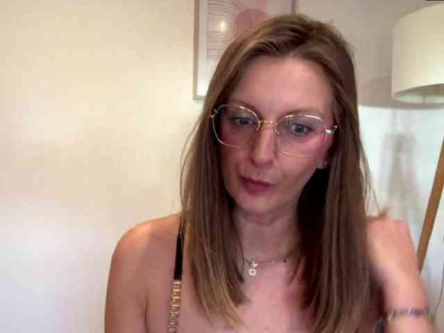 RachellaFox webcam