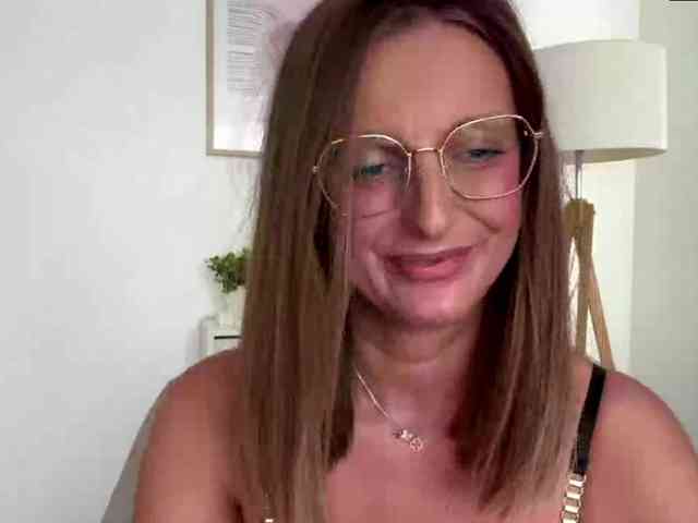 RachellaFox webcam