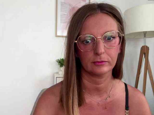 RachellaFox webcam