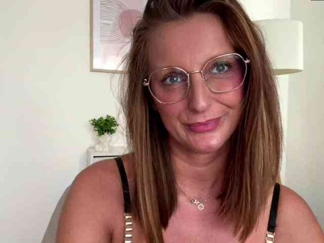 RachellaFox webcam