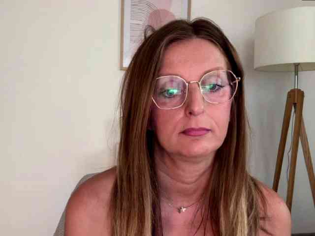 RachellaFox webcam