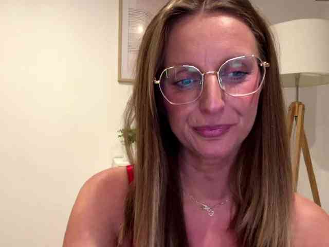 RachellaFox webcam