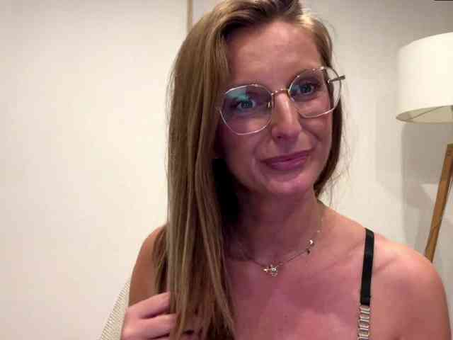 RachellaFox webcam