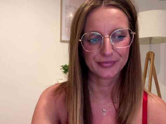 RachellaFox webcam