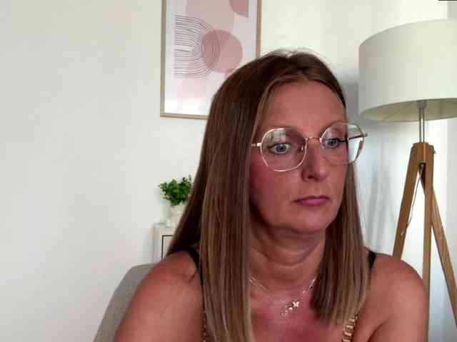 RachellaFox webcam