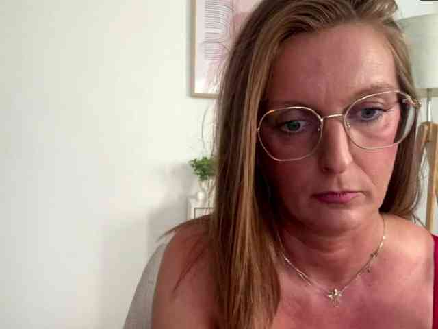 RachellaFox webcam