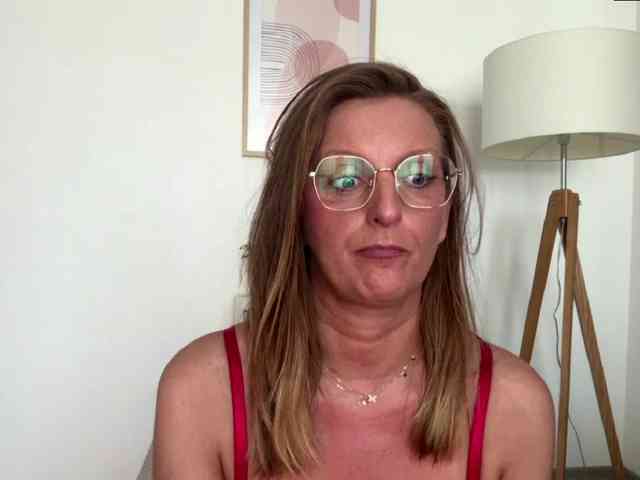 RachellaFox webcam