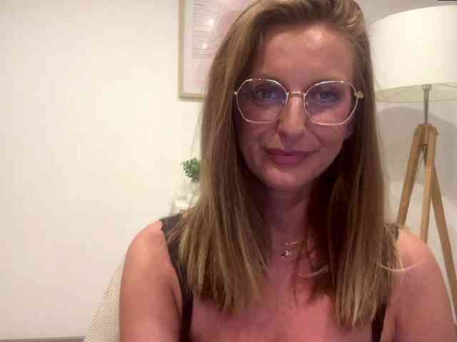 RachellaFox webcam
