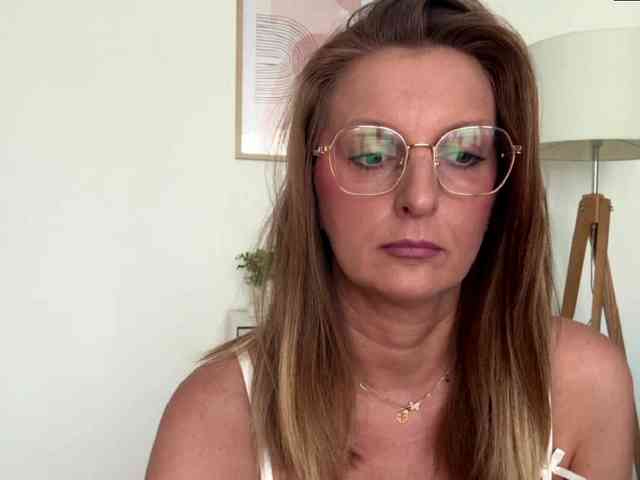 RachellaFox webcam
