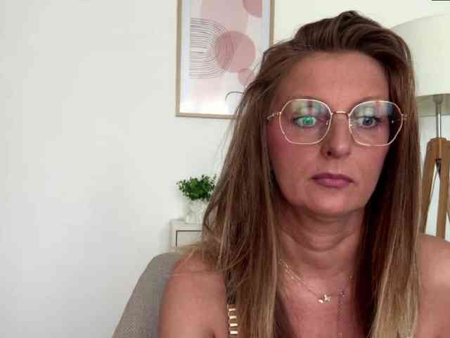 RachellaFox webcam