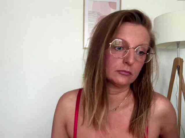 RachellaFox webcam