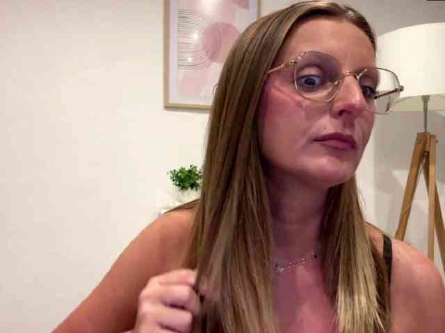 RachellaFox webcam