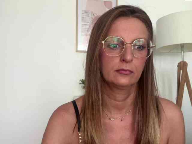 RachellaFox webcam