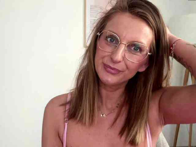 RachellaFox webcam