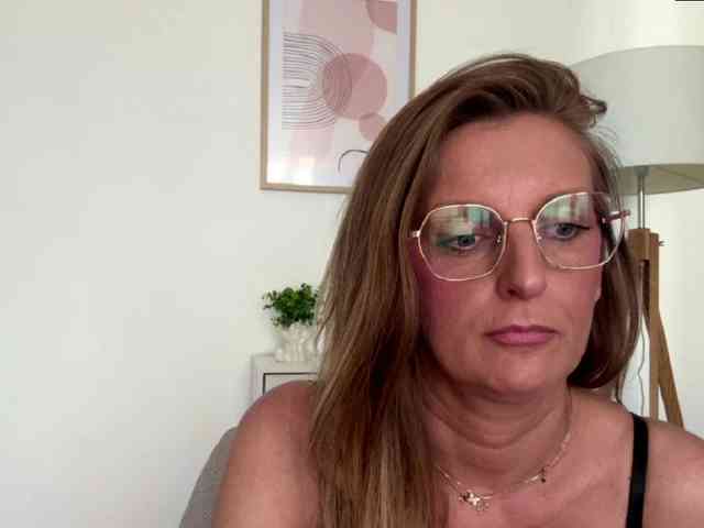 RachellaFox webcam
