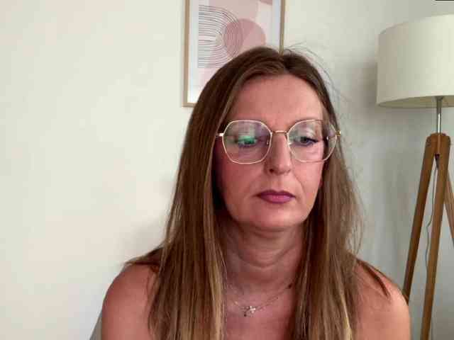 RachellaFox webcam