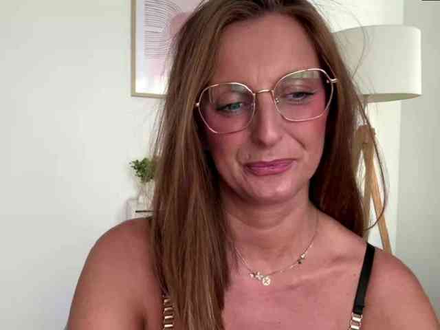 RachellaFox webcam