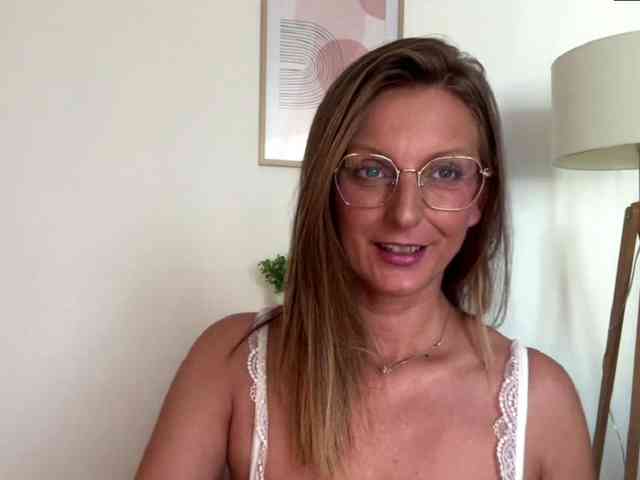 RachellaFox webcam