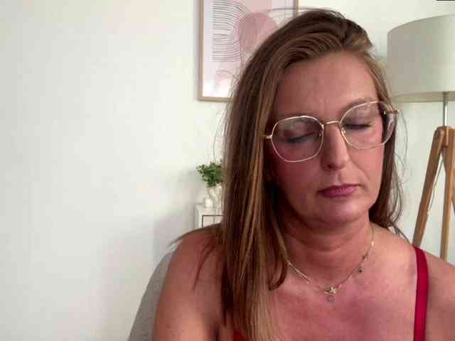 RachellaFox webcam