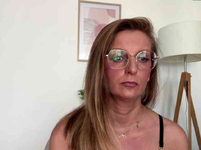 RachellaFox webcam