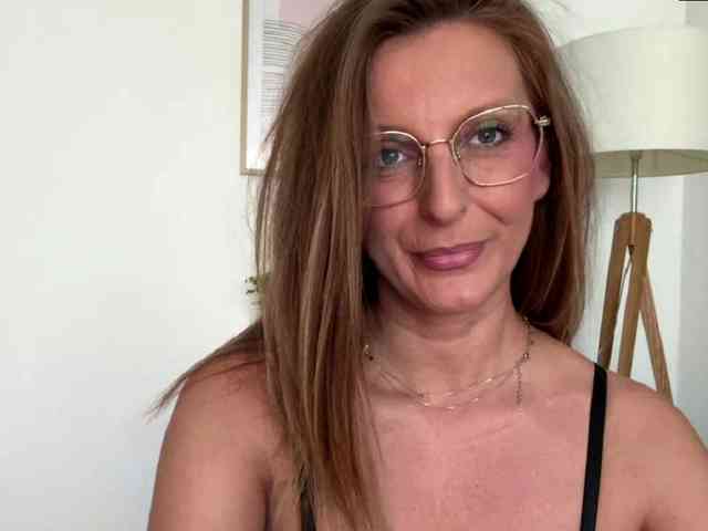 RachellaFox webcam