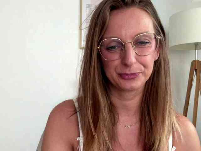 RachellaFox webcam