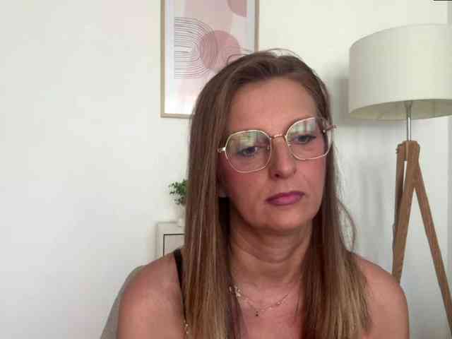 RachellaFox webcam
