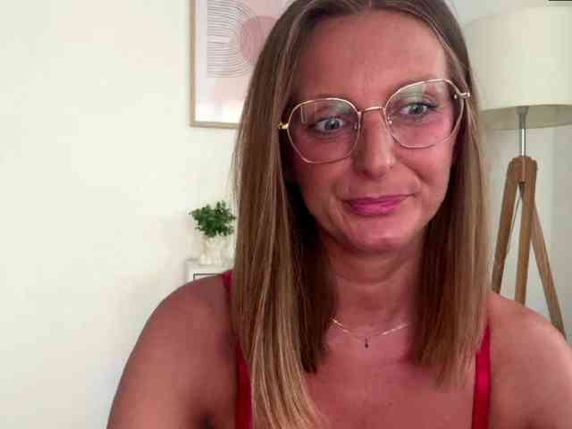 RachellaFox webcam