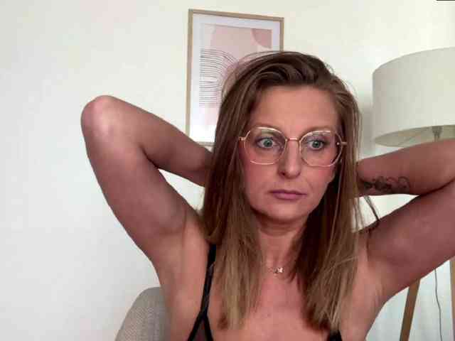 RachellaFox webcam