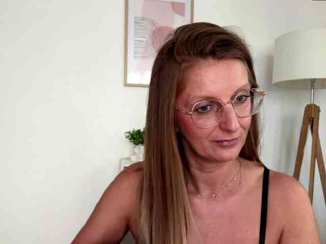 RachellaFox webcam