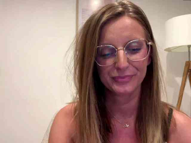 RachellaFox webcam