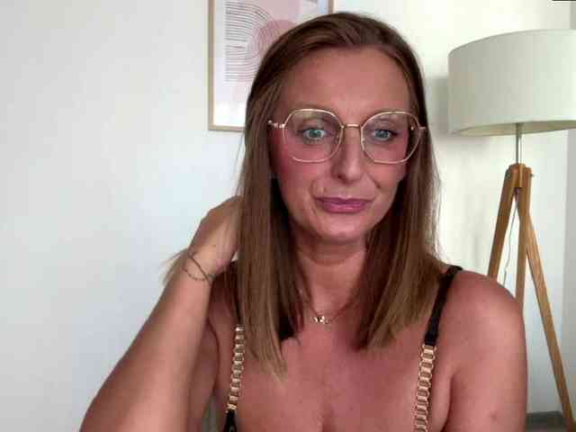 RachellaFox webcam