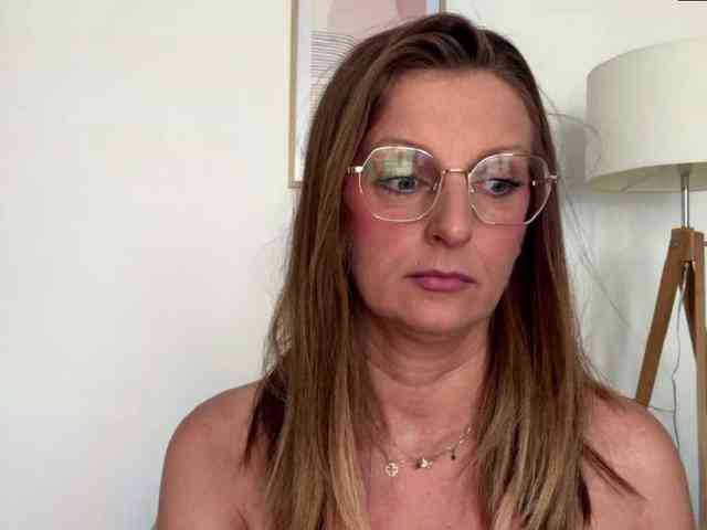 RachellaFox webcam