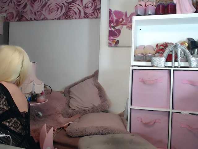 ElyinkPornsta live cam on BongaCams