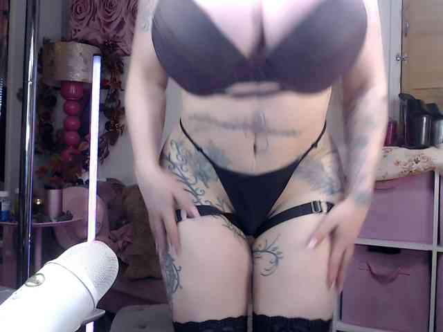 ElyinkPornsta webcam