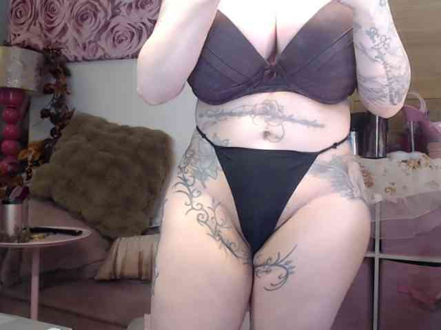 ElyinkPornsta webcam