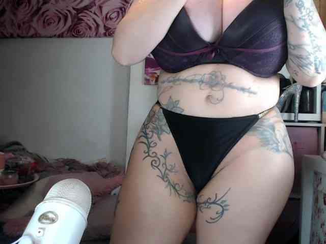 ElyinkPornsta webcam