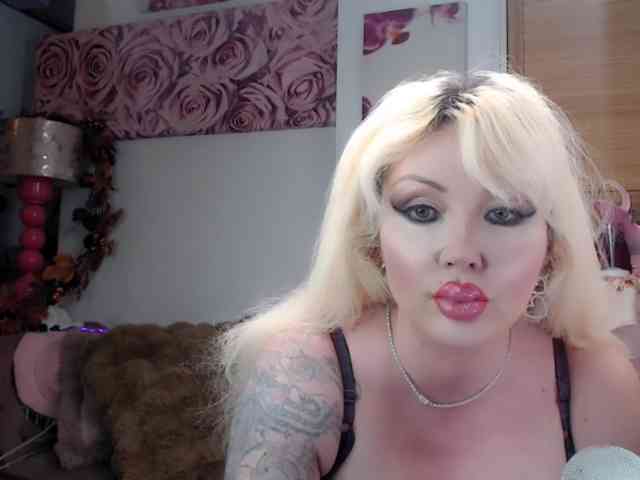 Modella: ElyinkPornsta