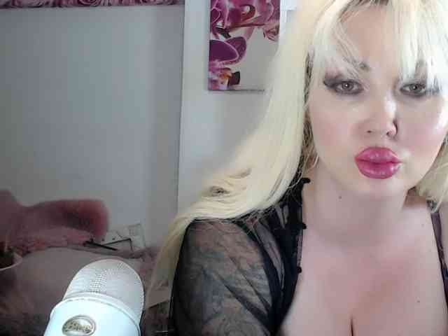 ElyinkPornsta webcam
