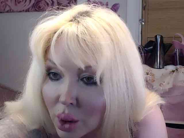 ElyinkPornsta webcam