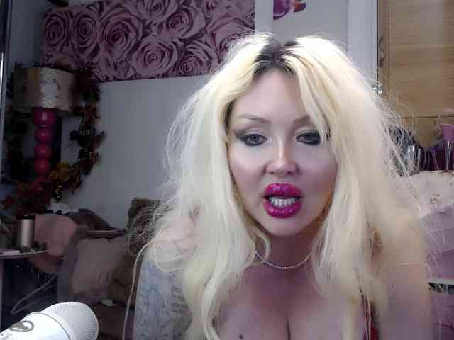 Modella: ElyinkPornsta