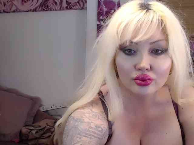 ElyinkPornsta webcam