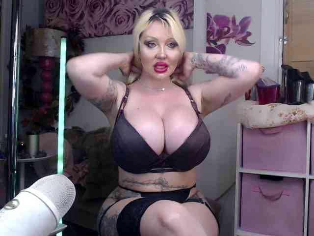 ElyinkPornsta webcam