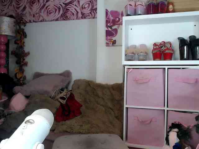 ElyinkPornsta webcam