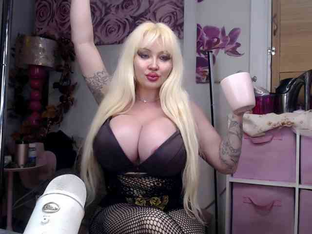 Modella: ElyinkPornsta