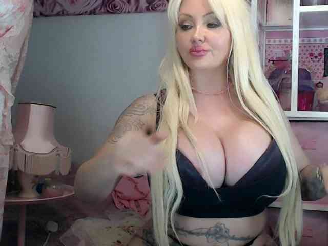 Modella: ElyinkPornsta