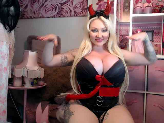 Modella: ElyinkPornsta